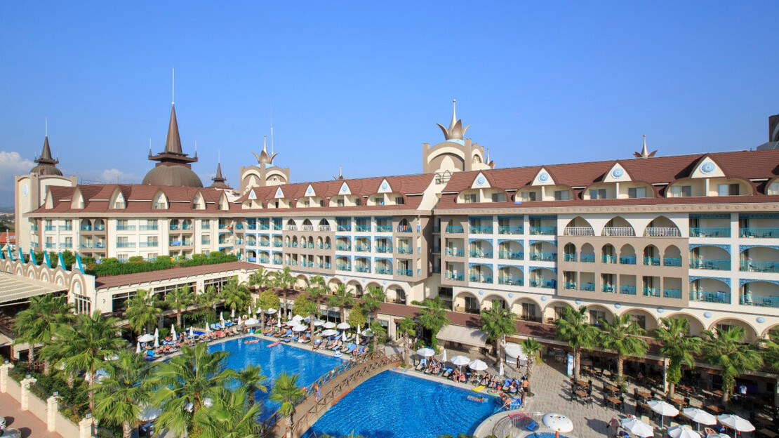 Side Crown Charm Palace